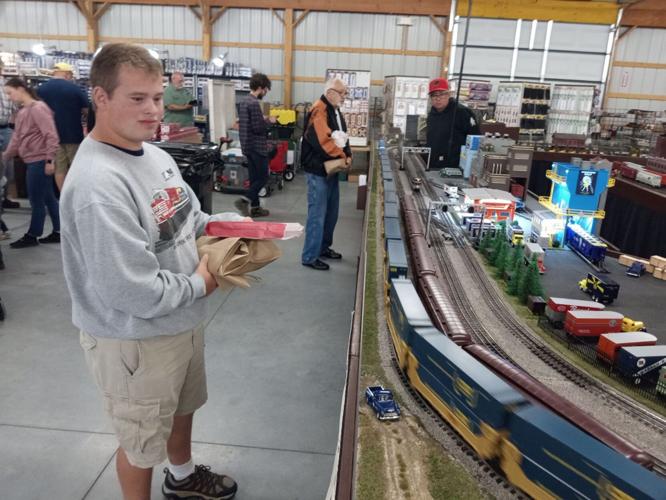 WATCH) All aboard: Visitors find ideas, expand collections at Hemlock Train Show